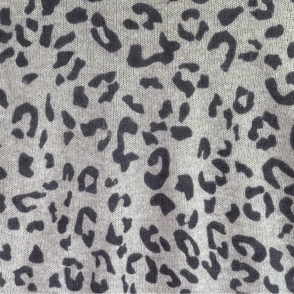 360 Cashmere Leopard Print Sweater. Size XS - Picture 9 of 12
